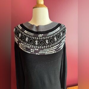 Metric tunic sweater sz S with embellishments